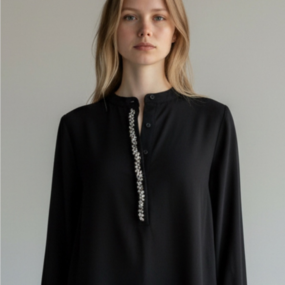 NWT - Simply Vera Vera Wang -  Black Top with Jeweled Button Neckline sz Small